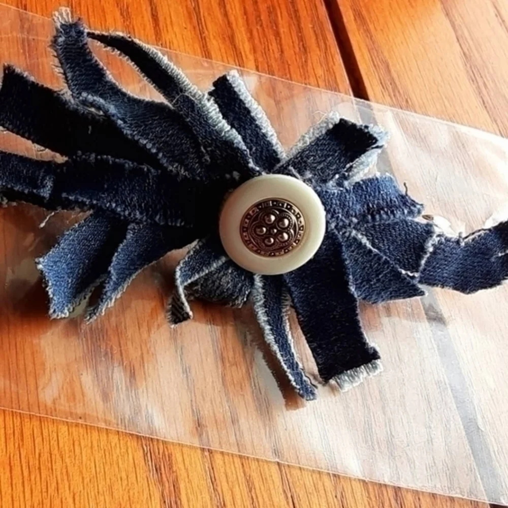 Tasty Raw Edge Denim Vin-Classic Royal Hair Clip